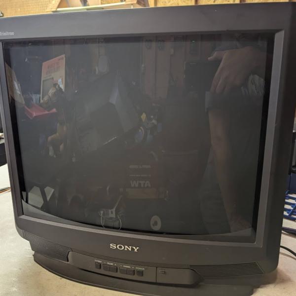 Sony Trinitron KV-20S20